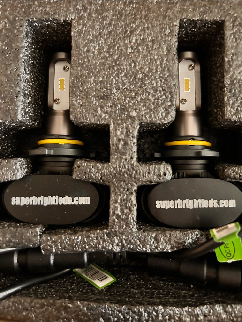 NEW -  9006 High Performance White LED Headlight Bulbs - Pair